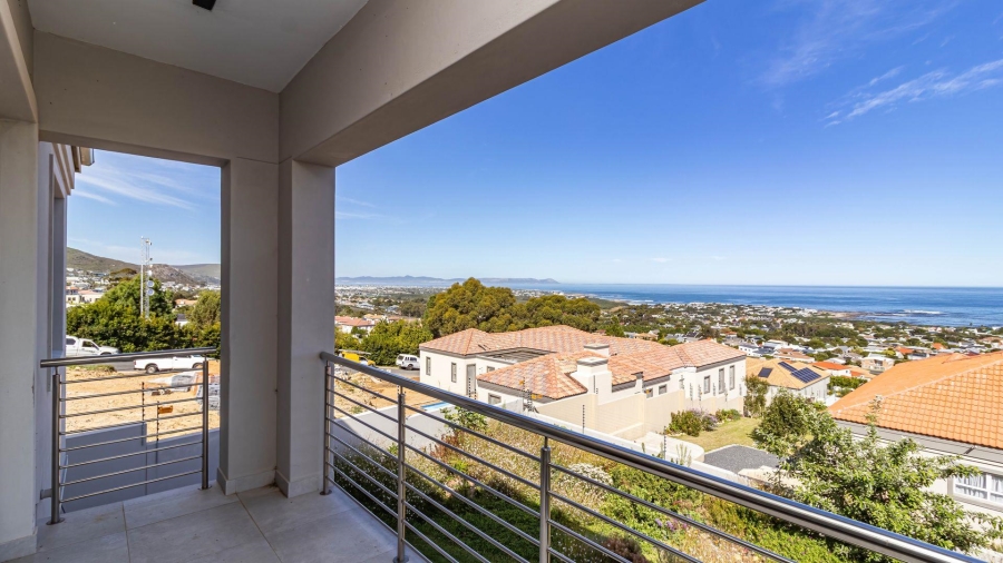 4 Bedroom Property for Sale in Berghof Western Cape